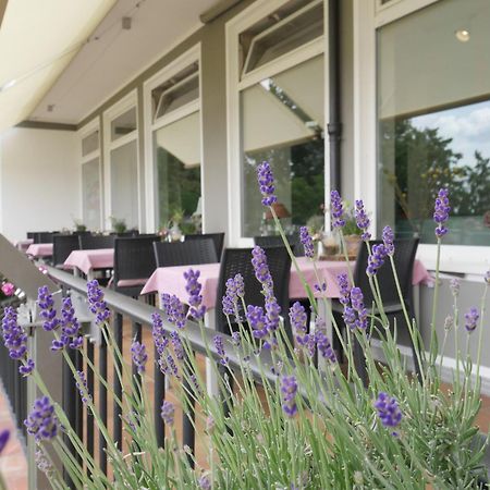 Hotel Faehrhaus Km734 Dusseldorf Bagian luar foto