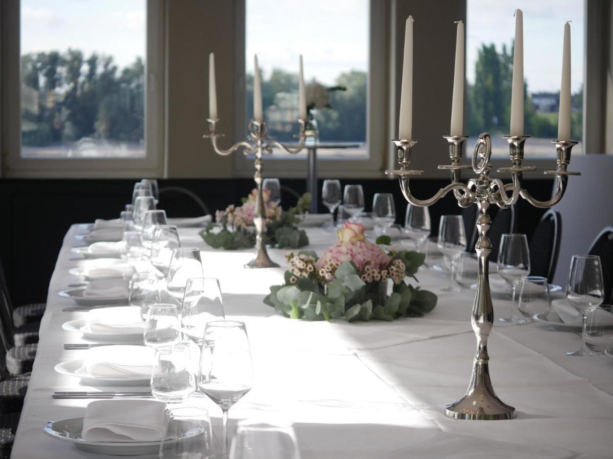Hotel Faehrhaus Km734 Dusseldorf Bagian luar foto