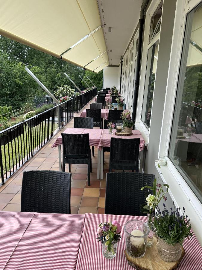 Hotel Faehrhaus Km734 Dusseldorf Bagian luar foto