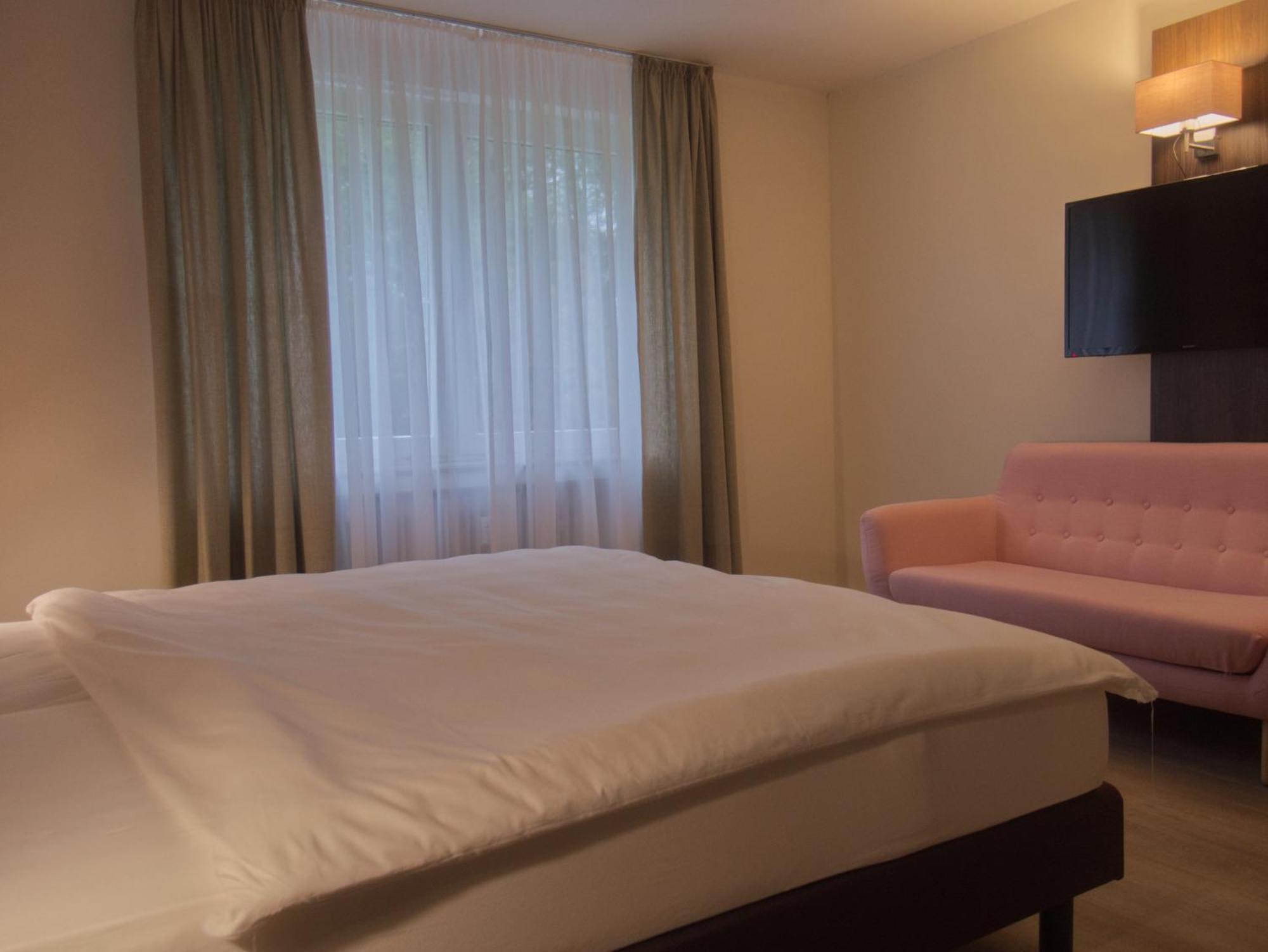 Hotel Faehrhaus Km734 Dusseldorf Ruang foto
