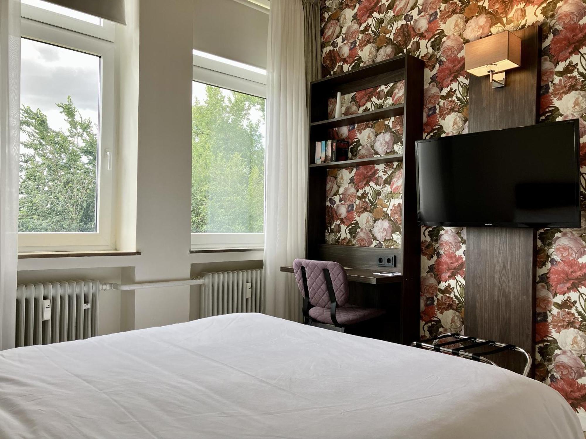 Hotel Faehrhaus Km734 Dusseldorf Ruang foto