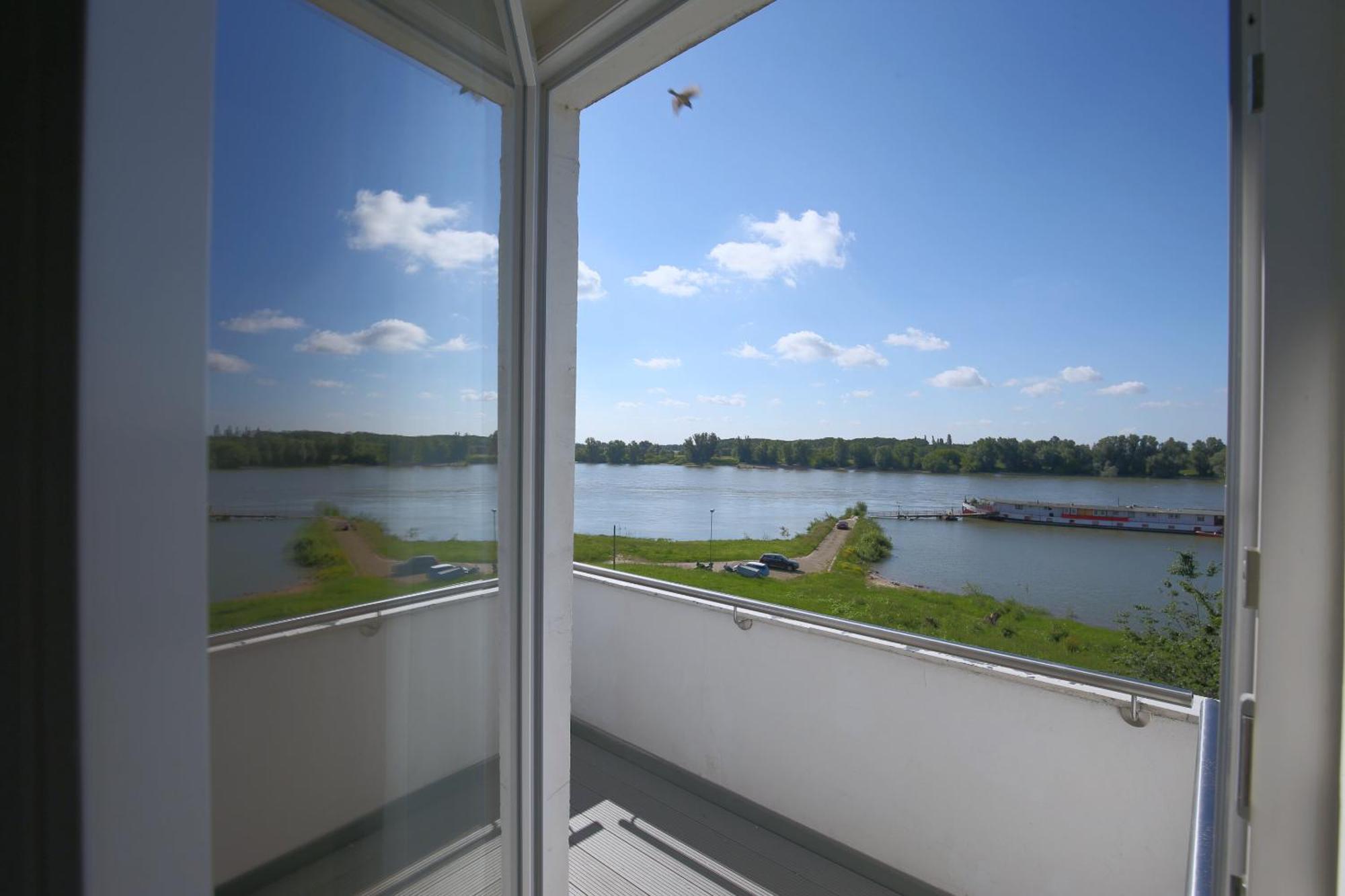 Hotel Faehrhaus Km734 Dusseldorf Ruang foto