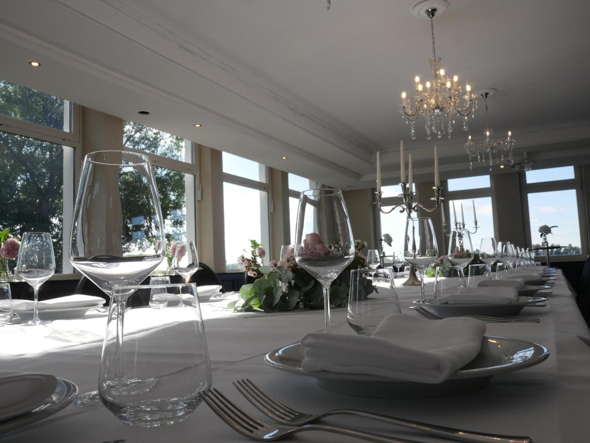 Hotel Faehrhaus Km734 Dusseldorf Bagian luar foto